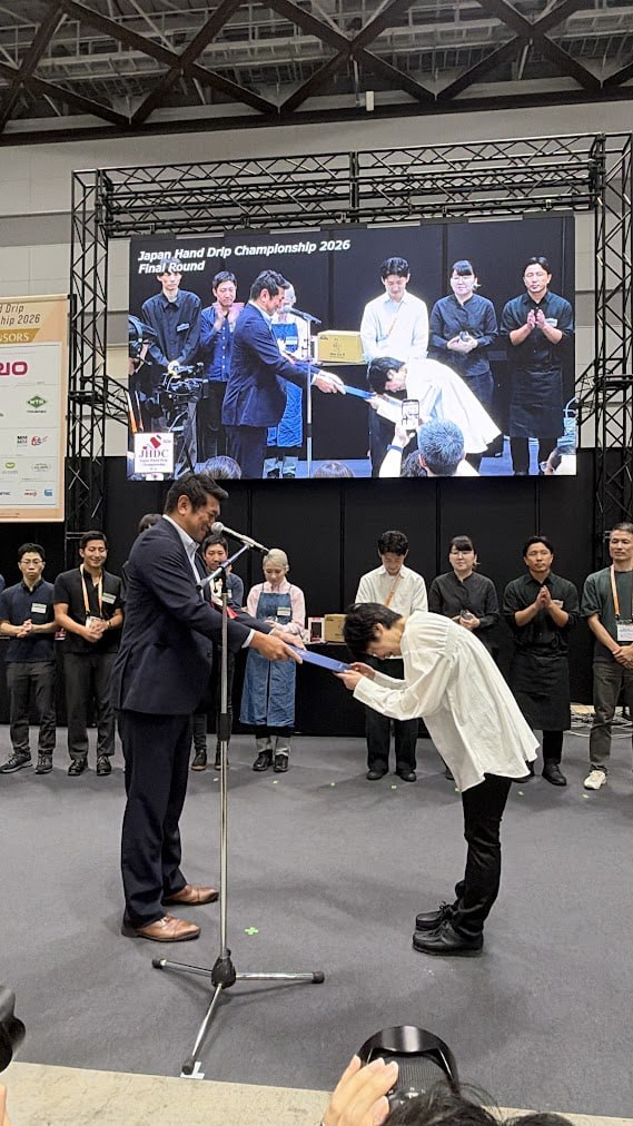 Chikako Nitta receiving her award at the JHDC 2026 awards ceremony