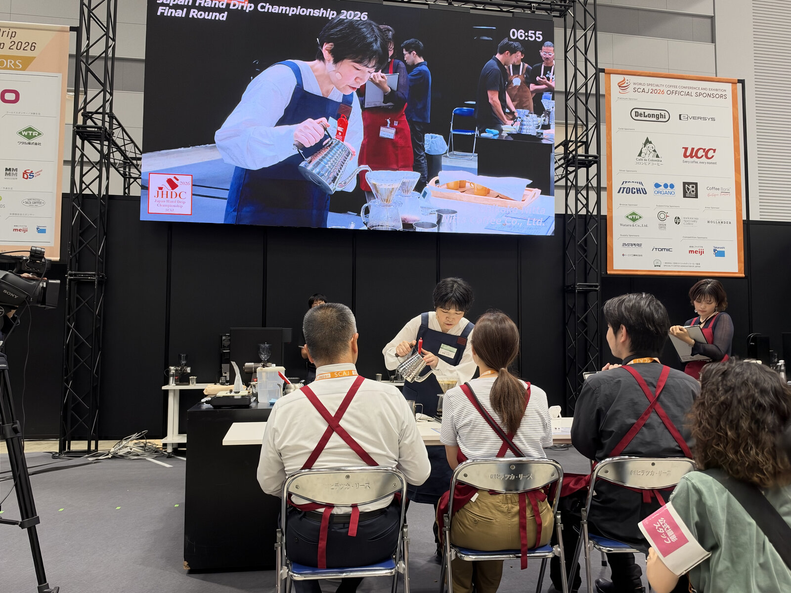 Chikako Nitta brewing in front of the judges at the JHDC 2026 final